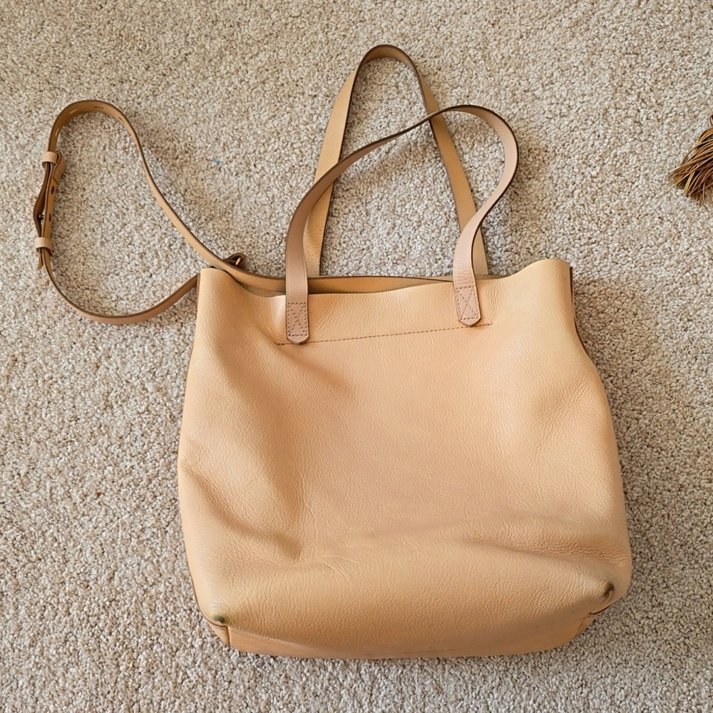 Madewell Medium Transport Tote in wheat